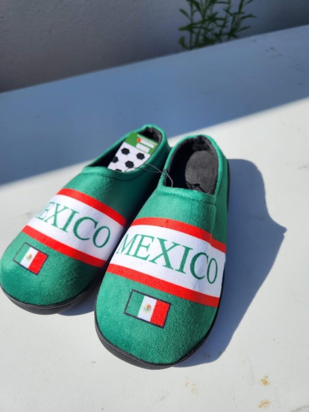 NEW Men's Size 9 / 10 Mexico Slippers Shoes House Sandals New with Tags  Makes a